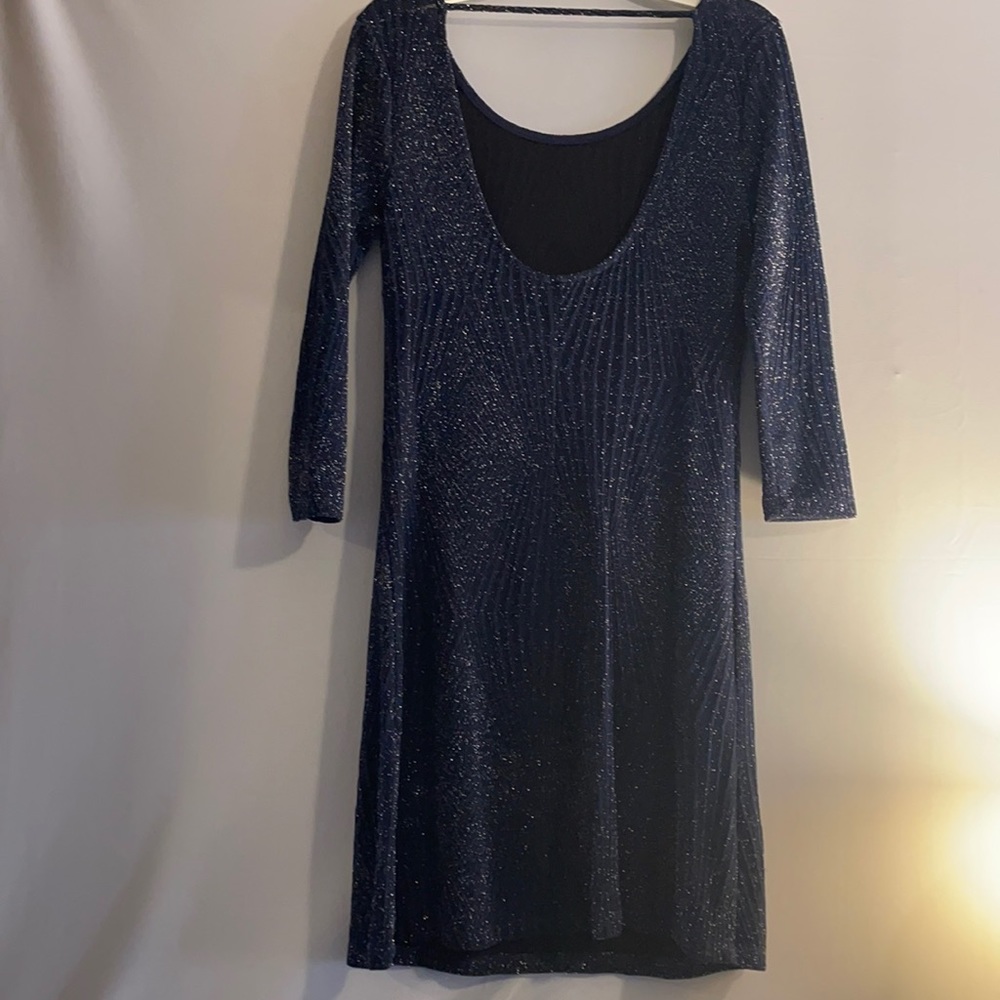 Small, three pink hearts, dark sparkly blue